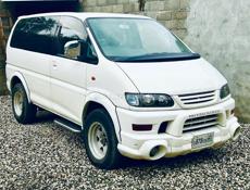 Mitsubishi L 400