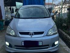 Toyota Ipsum