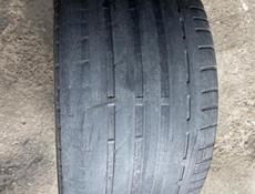 R18 275/35