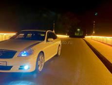 Nissan fuga