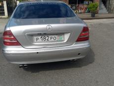 Mercedes-Benz 200-Series