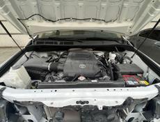 Toyota Sequoia