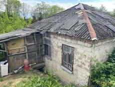 Продаю срочно ветхий дом с участком 20 соток ! 