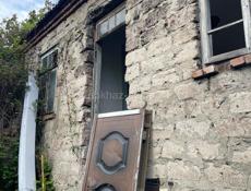Продаю срочно ветхий дом с участком 20 соток ! 