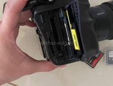 продаю фотоаппарат sony a700,в комплекте идёт:зарядочник ,две карты памяти ,