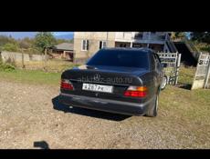 Mercedes-Benz 124
