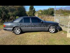 Mercedes-Benz 124