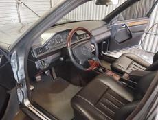 Mercedes-Benz 124