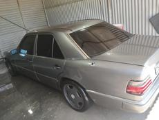 Mercedes-Benz 124
