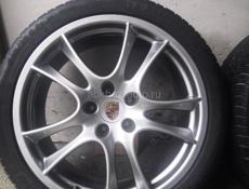 диск с шинами R 21.295/35/  и R18.255/55.