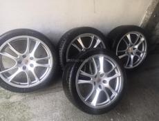 диск с шинами R 21.295/35/  и R18.255/55.