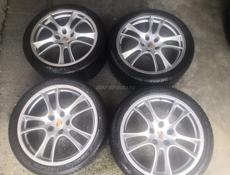 диск с шинами R 21.295/35/  и R18.255/55.