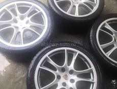 диск с шинами R 21.295/35/  и R18.255/55.