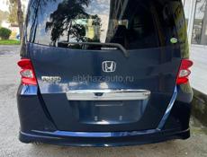 Honda FR-V