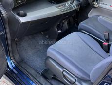 Honda FR-V