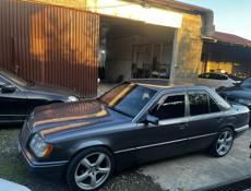 Mercedes-Benz 124