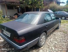 Mercedes-Benz 124