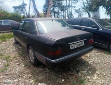 Mercedes-Benz 124