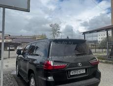 Lexus LX