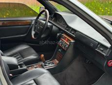Mercedes-Benz 124