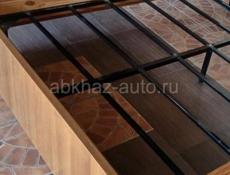 Продам кровать с матрасом