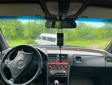 Mercedes-Benz 124