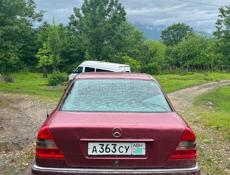 Mercedes-Benz 124