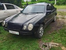 Mercedes-Benz 200-Series