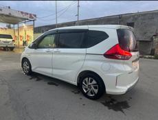 Honda FR-V