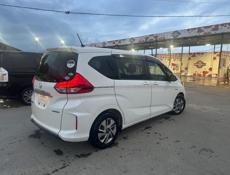 Honda FR-V