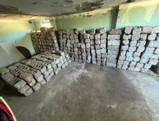 306 штук хорошие кирпичи 