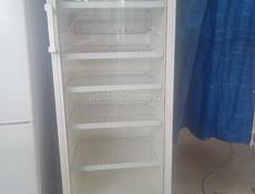 Продается витринный холодильник