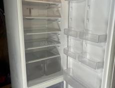 Холодильник Samsung 