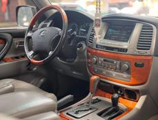 Lexus LX