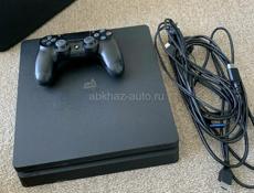 PS4 slim 