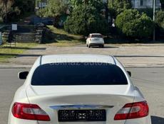Nissan fuga