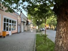 Сдается помещение под магазин в центре города Сухум  на Проспекте Мира. 