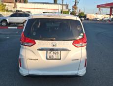 Honda FR-V