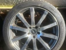 235/45 R19