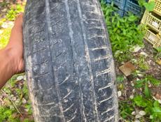 Шины б/у 2 пара р 17 и 3 пары р 15 все 5 штук могу продать за тысяч 5 возможно торг