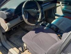 Audi 100