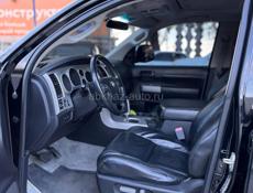 Toyota Sequoia