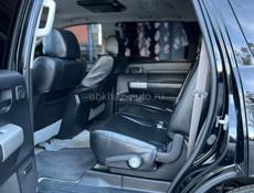 Toyota Sequoia