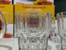 Тарелки стаканы графины 