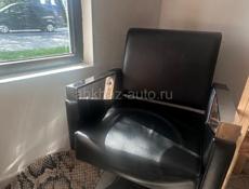Продаю парикмахерское кресло ,педикюрное кресло,педикюрный стол  ,ширму   