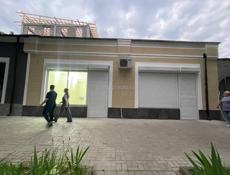 Сдается помещение под магазин в центре города Сухум  на Проспекте Мира. 