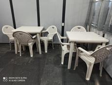 Стол со стульями 