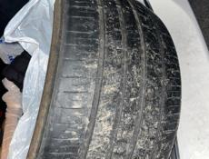 275/30 R19
