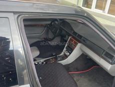 Mercedes-Benz 124