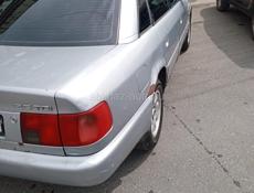 Audi 100